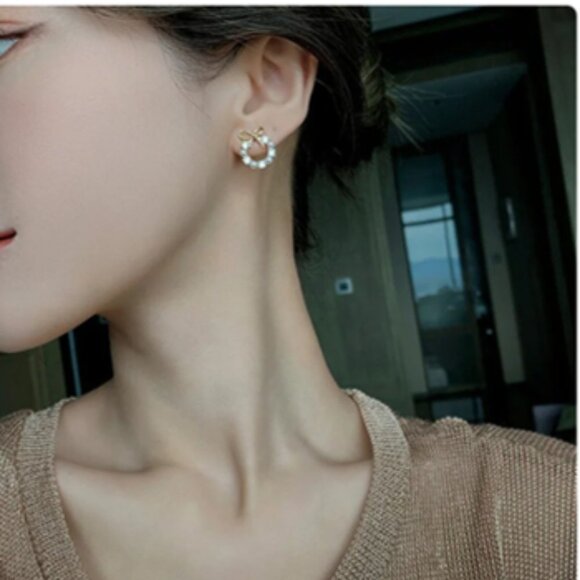 Madam P Elegant Trendy Round Crystal Wreath Bow Stud Earrings For Women Jewelry - Picture 4 of 6